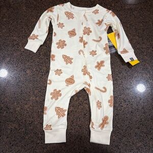 NWT Modern Moments Christmas Gingerbread Cookie Footless Pajamas